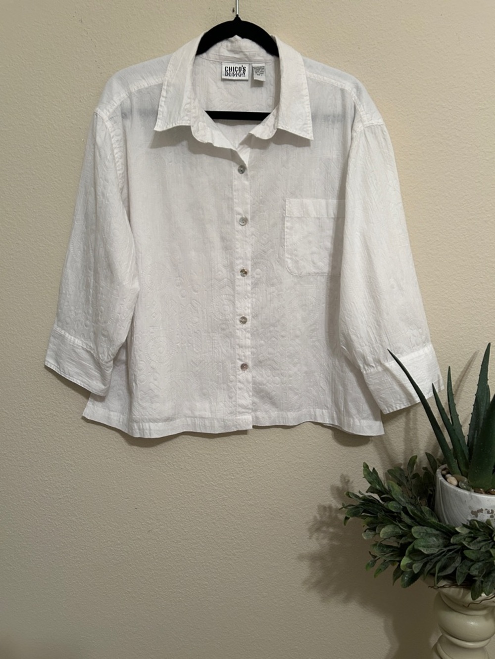Chico's White Textured Button-Front Shirt